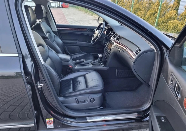 Skoda Superb cena 37900 przebieg: 299251, rok produkcji 2012 z Czarne małe 596